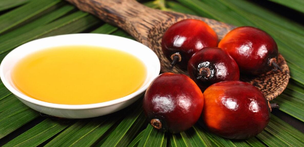 L'olio di palma rinnova l'epidermide
